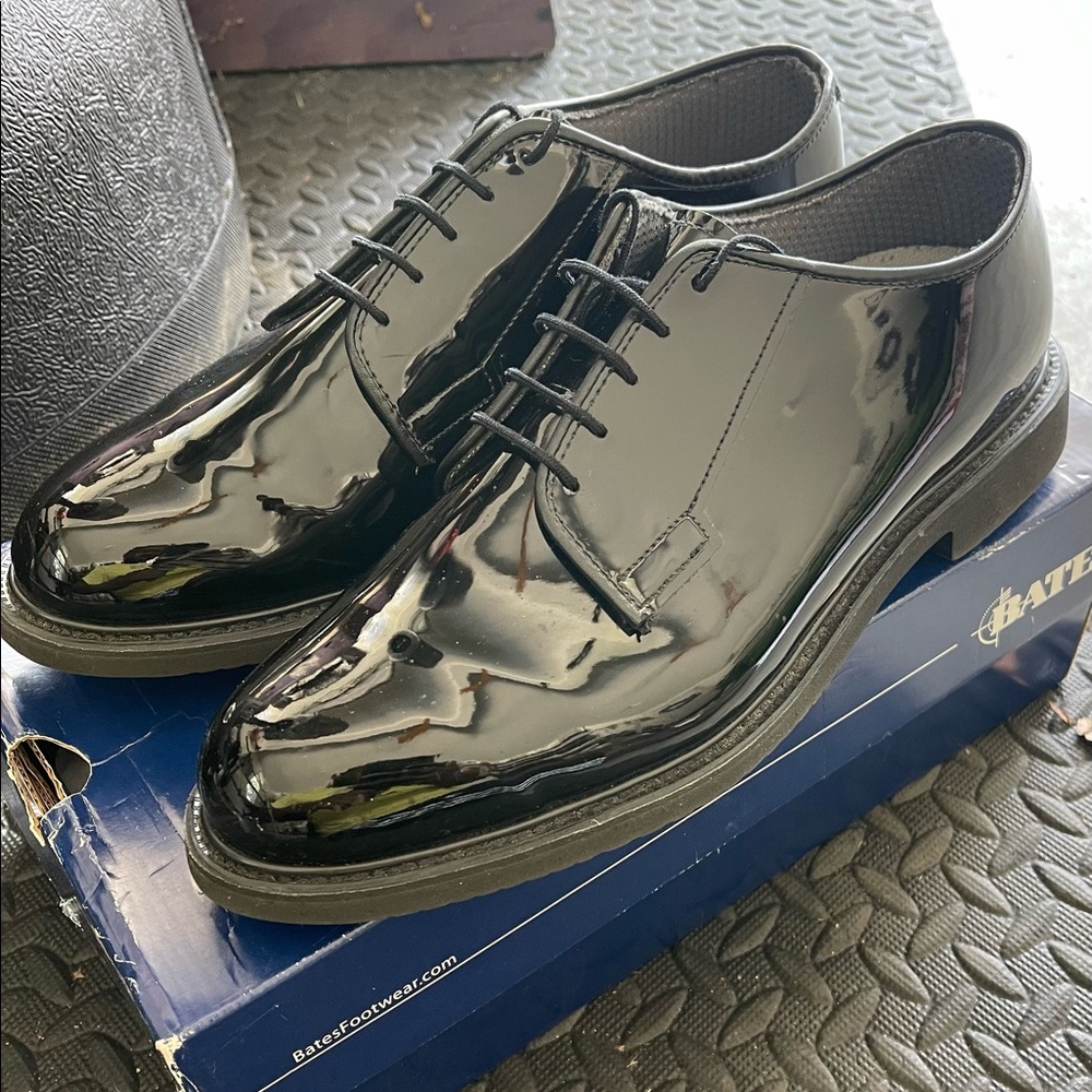 Bates Men’s Lite 00942 high gloss shoes